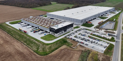 DSV ouvre un nouvel entrepôt neutre en énergie à l'aéroport de Bruxelles, marquant une nouvelle ère de croissance durable et d'expansion stratégique