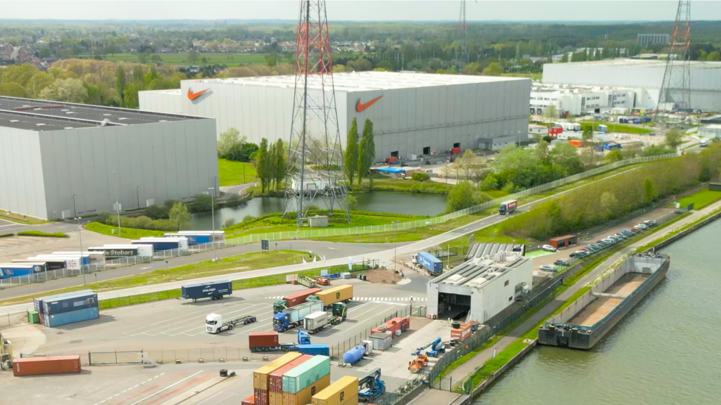 Dynamique du marché à Ham et Laakdal: la restructuration de Nike et son impact sur la logistique et les talents technologiques