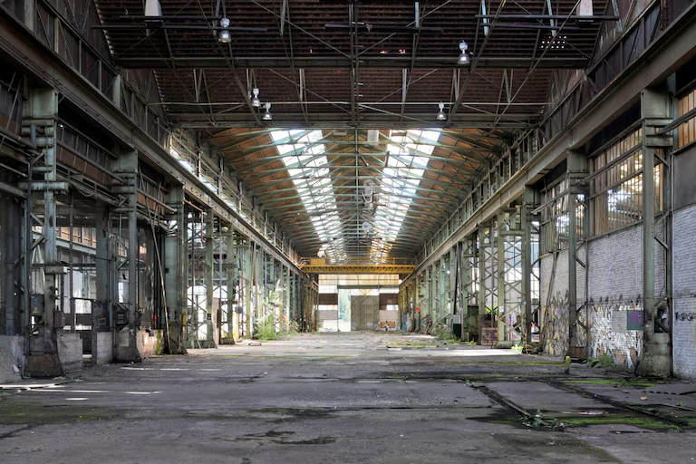 Tournai: un complexe d’affaires mixte innovant mêlant bureaux modernes et ateliers flexibles sur le site des Ateliers Louis Carton