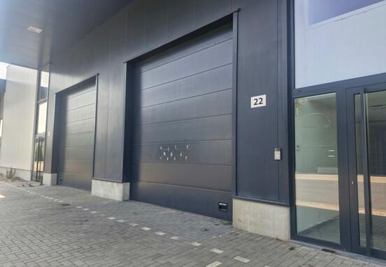 Entrepôt de 348 m² à louer à Achène