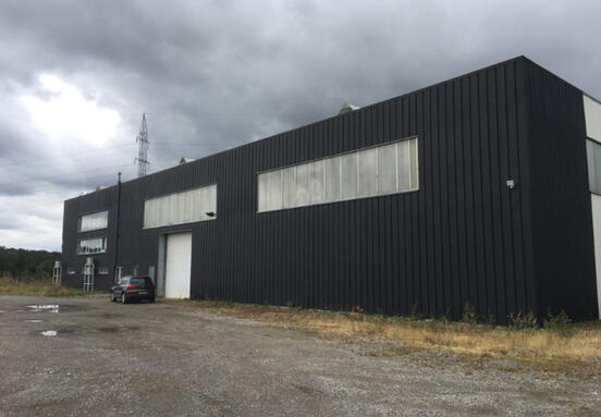 Entrepôt de 1280 m² à louer à Achène