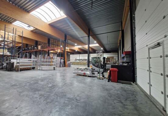 Entrepôt de 2350 m² à louer à Herstal