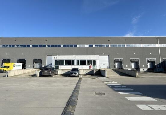 Warehouse with offices in Eigenlopark in Sint-Niklaas