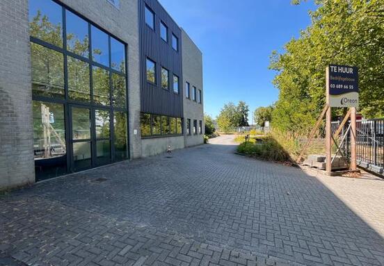 Entrepôt de 2100 m² à louer à Mechelen