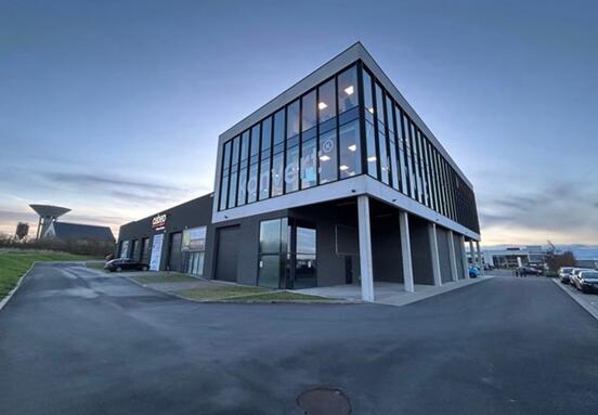 Entrepôt à louer 184 m² - Ath